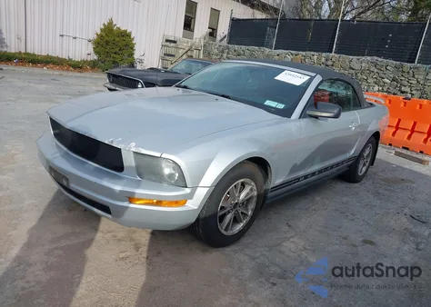 2005 Ford Mustang z USA, uszkodzony, nr VIN 1ZVHT84N655257492